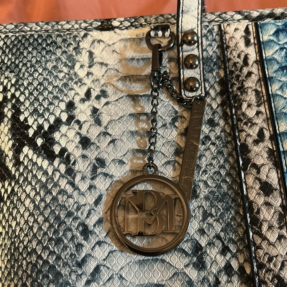 Studio Badgley Mischka, Vegan Leather, Light Blue Snake TOTE. NWT - Picture 11 of 16